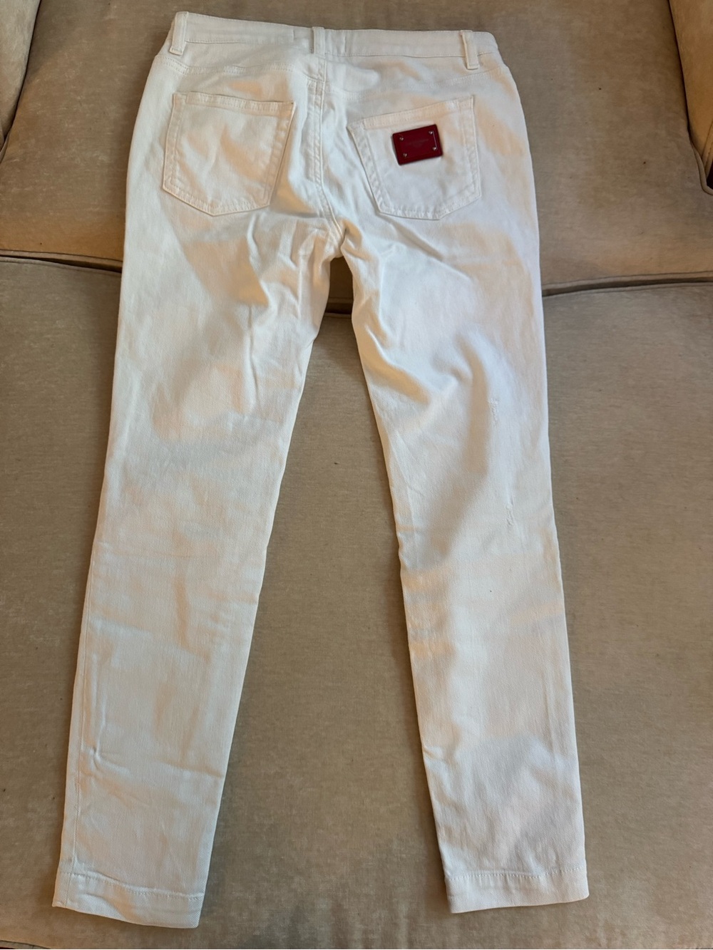 Dolce & Gabbana White Slim Jeans with Red Logo Patch